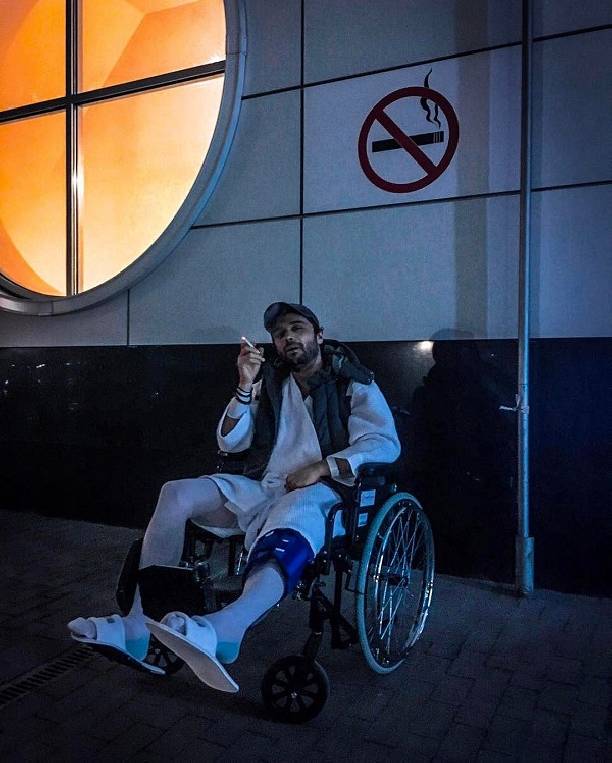 Илья Глинников оказался в инвалидном кресле
