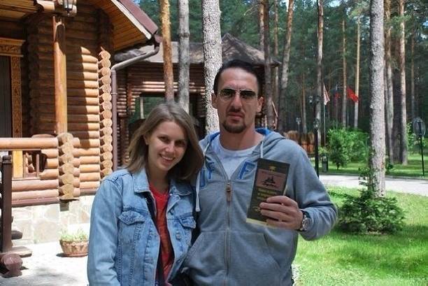 Дарья Мельникова и Артур Смольянинов впервые опубликовали фотографию общего сына
