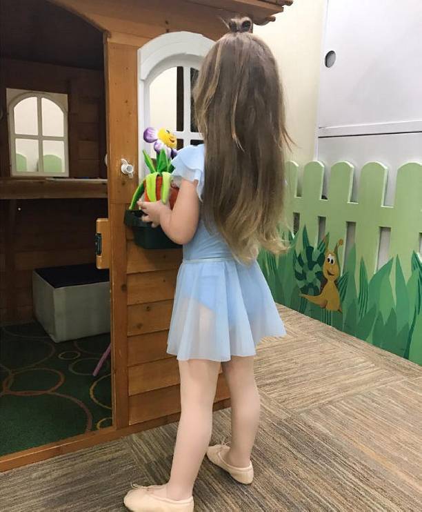 Кристина Асмус поделилась фотографией трехлетней дочери