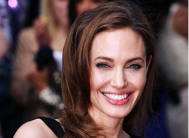 Анджелину Джоли обвинили в жестоком обращении с детьми из детского дома