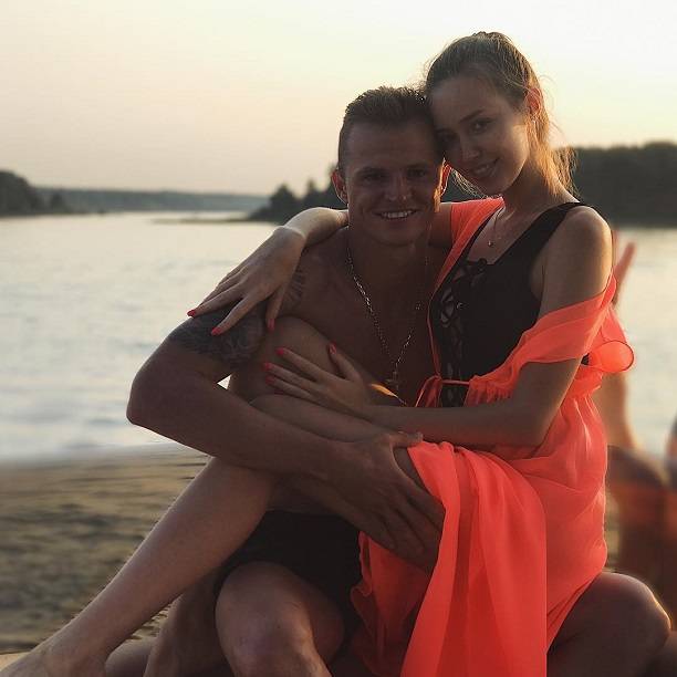 Дмитрий Тарасов поставил беременную Анастасия Костенко в неудобное положение
