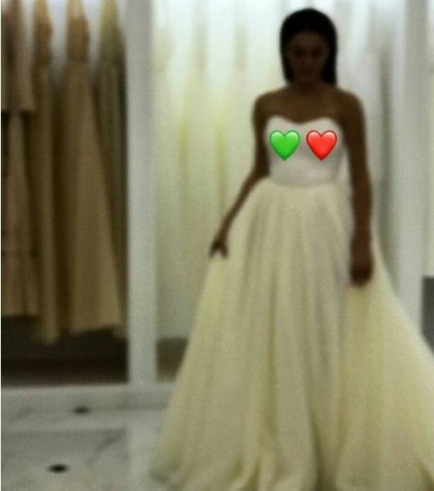 Сати Казанова показала свое свадебное платье
