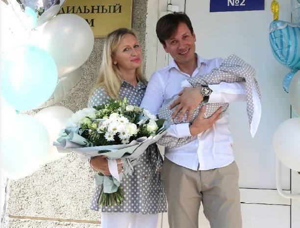 Вячеслав Мясников сообщил о рождении ребенка