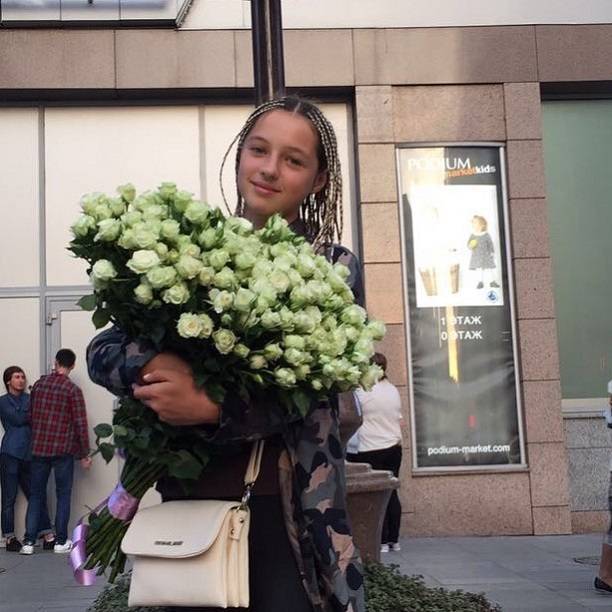 Анастасия Волочкова подарила дочери на День рождения душевую кабину