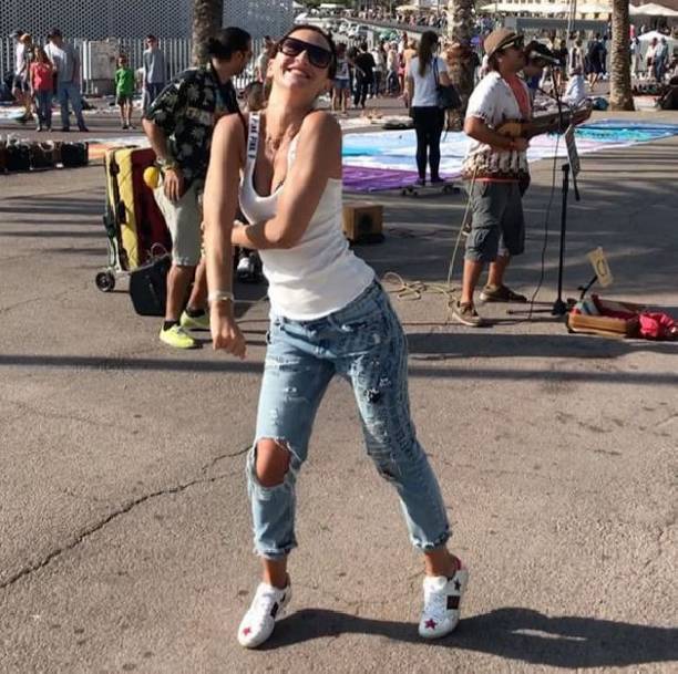 Ольга Бузова устроила уличные танцы в Барселоне
