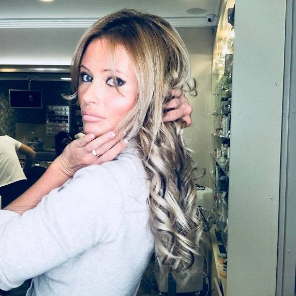 Двуличная Дана Борисова готова зарабатывать деньги на позоре своей матери