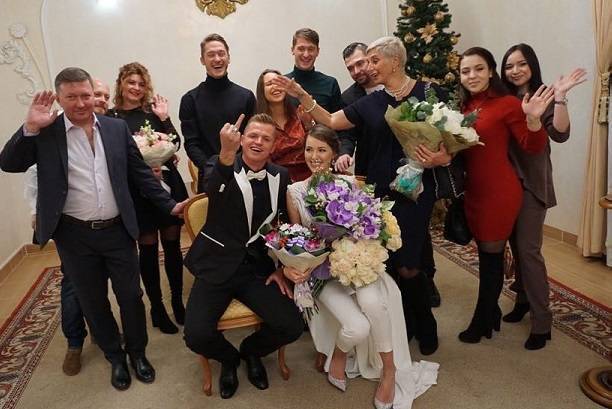Дмитрий Тарасов приурочил свадебный банкет с Анастасией Костенко к дню рождения Ольги Бузовой
