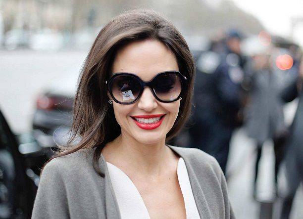 Папарацци опубликовали снимки Анджелины Джоли крупным планом