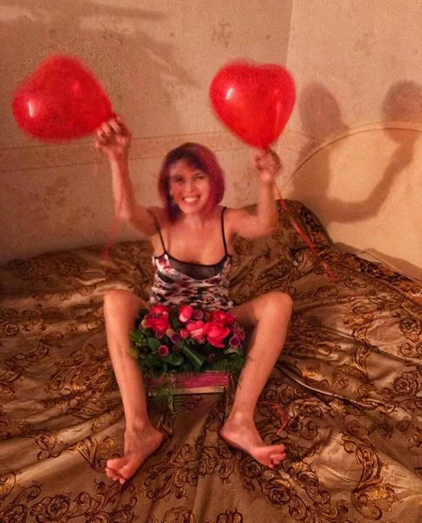Наталья Штурм отметила День Святого Валентина забавами в нижнем белье