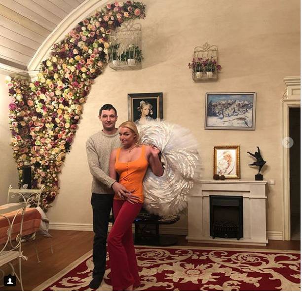 Анастасия Волочкова без нижнего белья возмутила фанатов