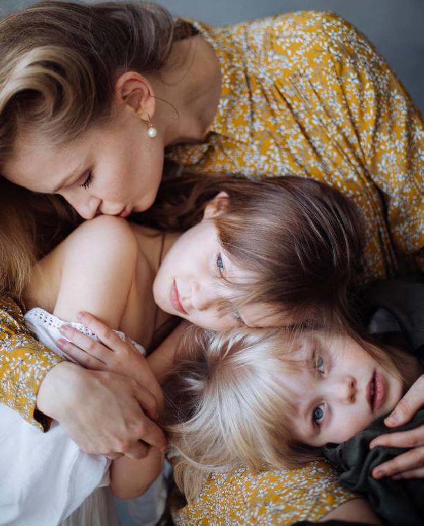 Юлия Пересильд опубликовала редкое фото с дочками