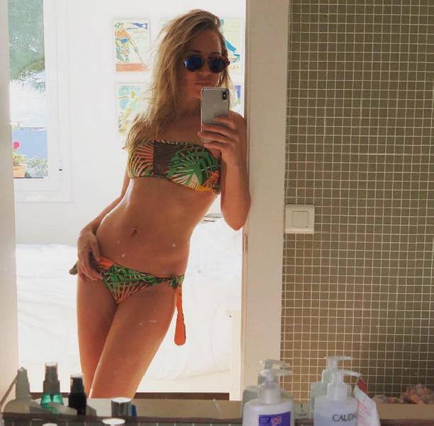Юлия Ковальчук похвасталась фигурой в купальнике на очередном снимке