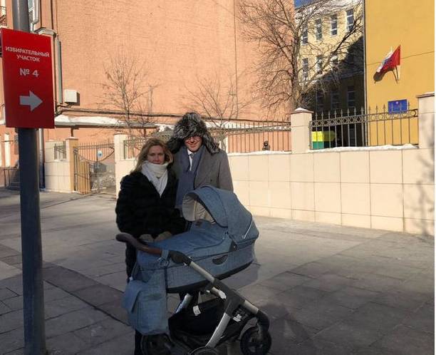 Семейный снимок Андрея Малахова появился в Сети