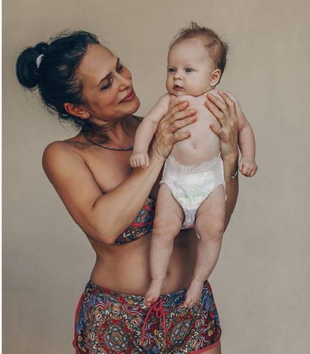 Рита Дакота восхитила снимком своей мамы с дочкой