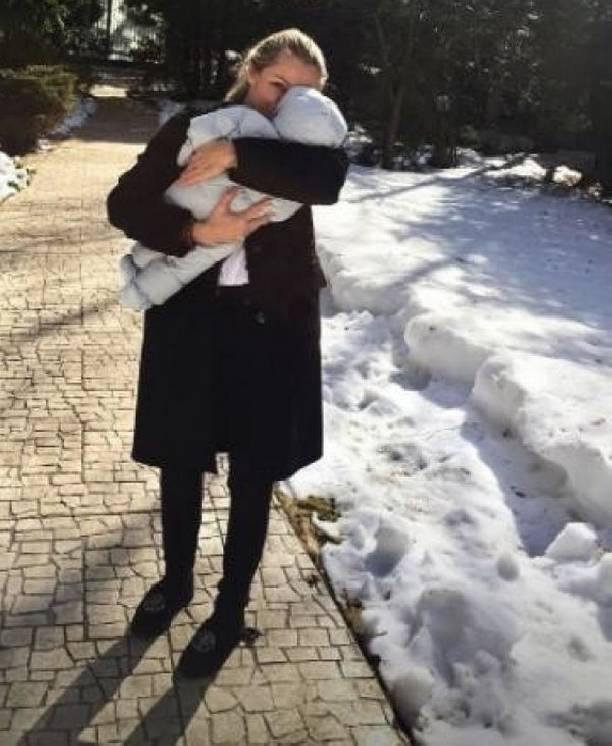 В Сети появилось новое фото новорожденного сына Дмитрия Маликова