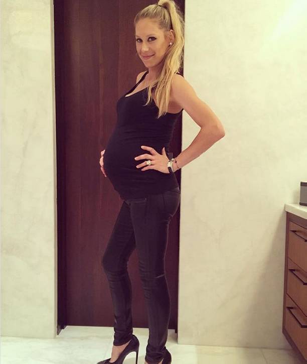 Анна Курникова показала фотографию, сделанную во время беременности