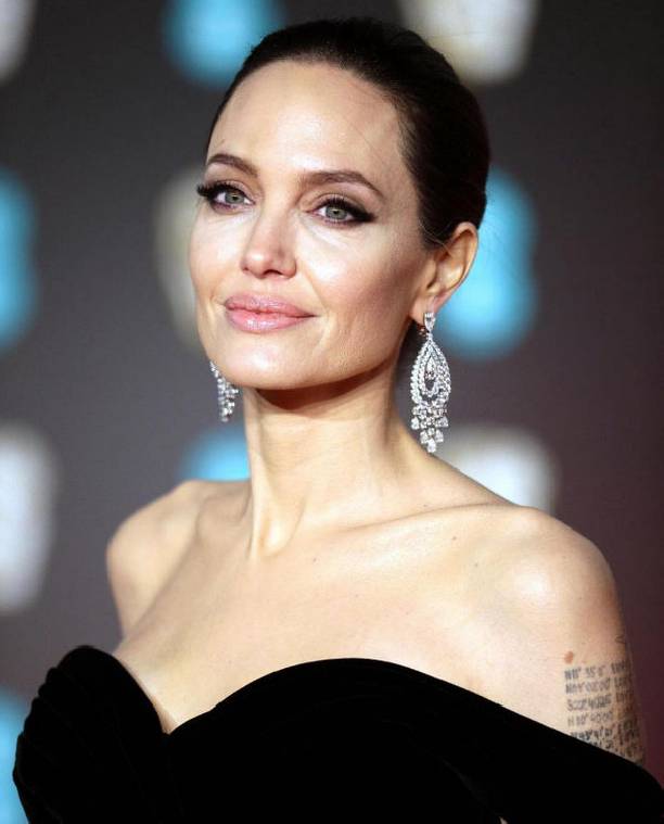 Анджелина Джоли заинтересовалась молодым коллегой