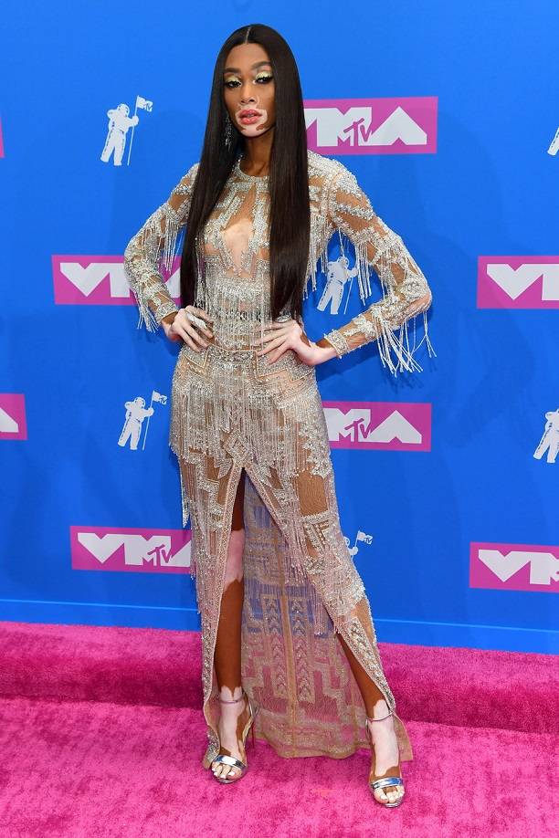 На вручение премии MTV VMA Рита Ора пришла практически голой