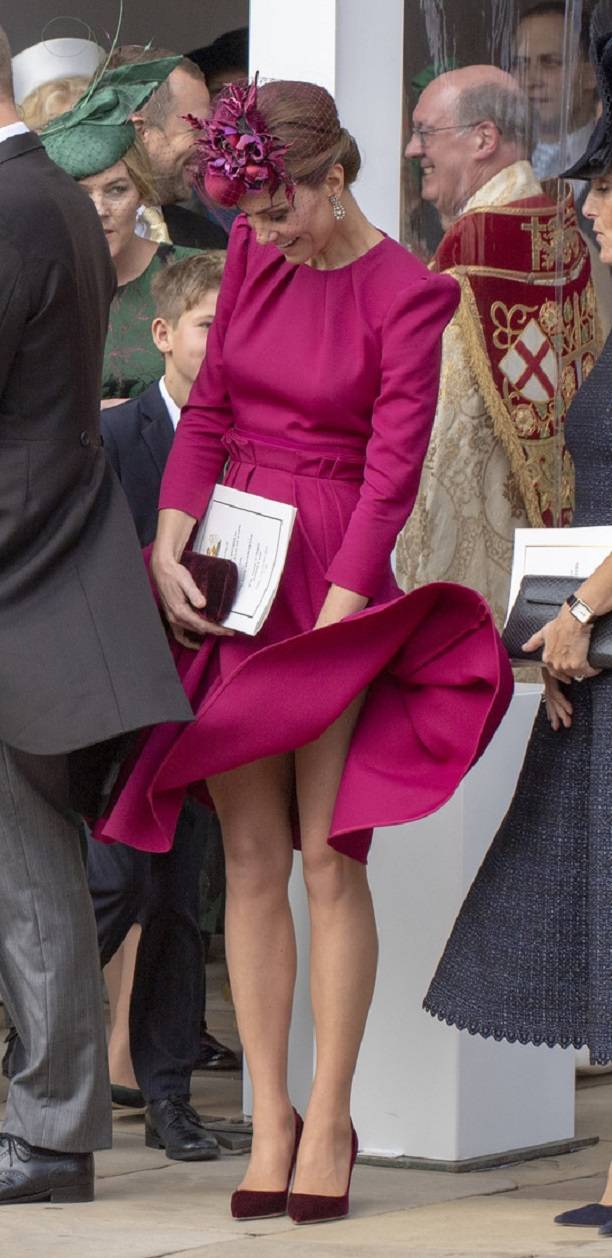 Ветер вновь задрал платье Кейт Миддлтон - ТОП 5 лучших засветов от жены Принца Уильяма 