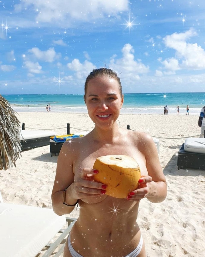 Мася Шпак разделась на пляже в Доминиканской Республике