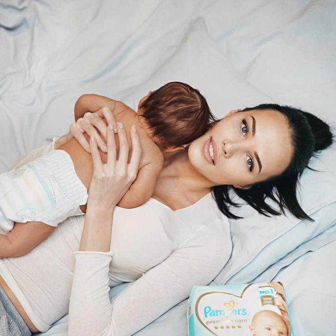 Анастасия Решетова согласилась на рекламную фотосессию с новорождённым сыном Ратмиром