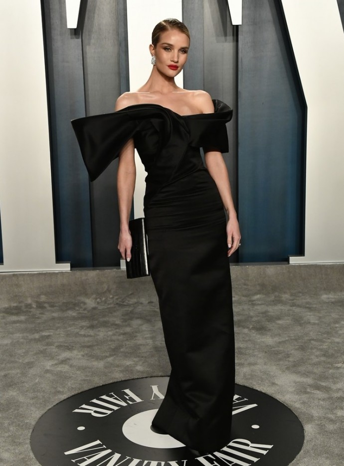 Платье Роузи Хантингтон-Уайтли произвело wow-эффект на after-party "Оскара 2020"