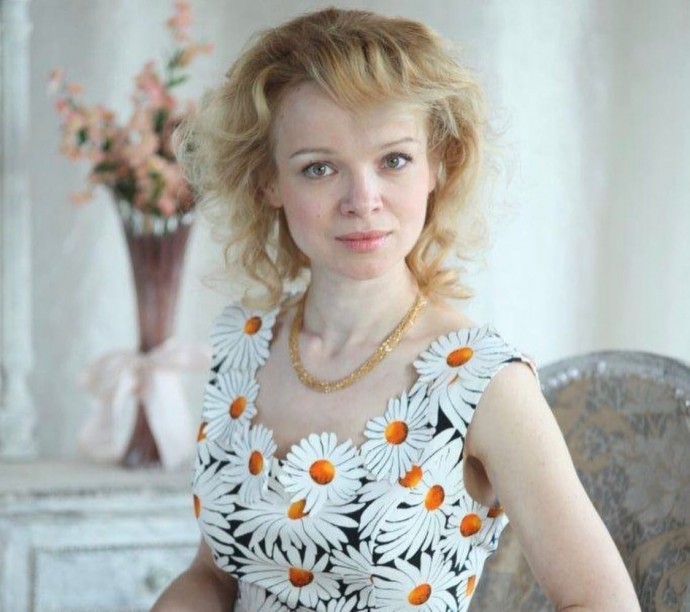 "Это небезопасно": Виталина Цымбалюк-Романовская не пришла на похороны Армена Джигарханяна
