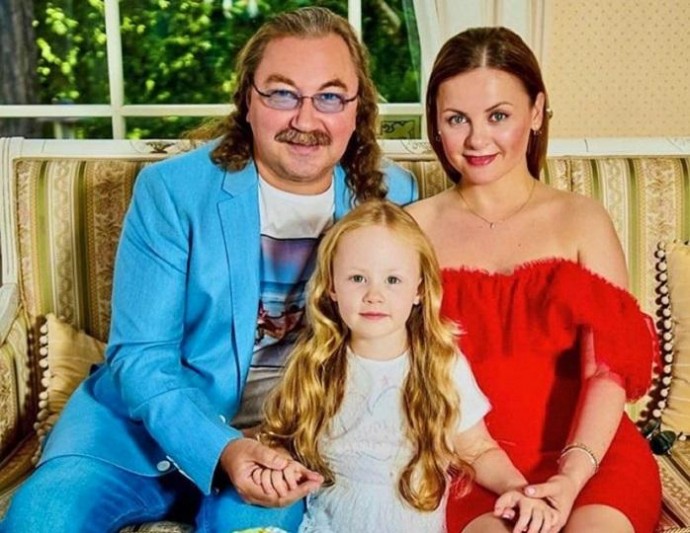 5-летняя дочь Игоря Николаева впервые примет участие в "Голубом огоньке"