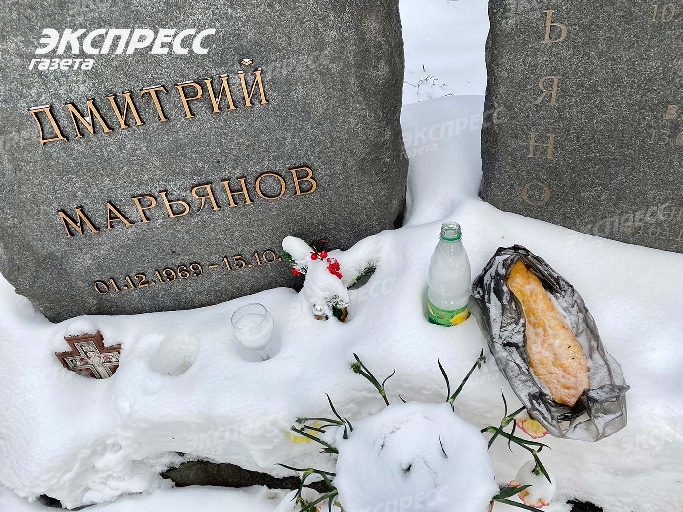 Могила Дмитрия Марьянова стала местом сборища алкоголиков и бездомных