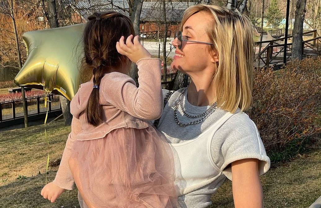 Полина Гагарина воссоединилась с бывшим ради общей дочери