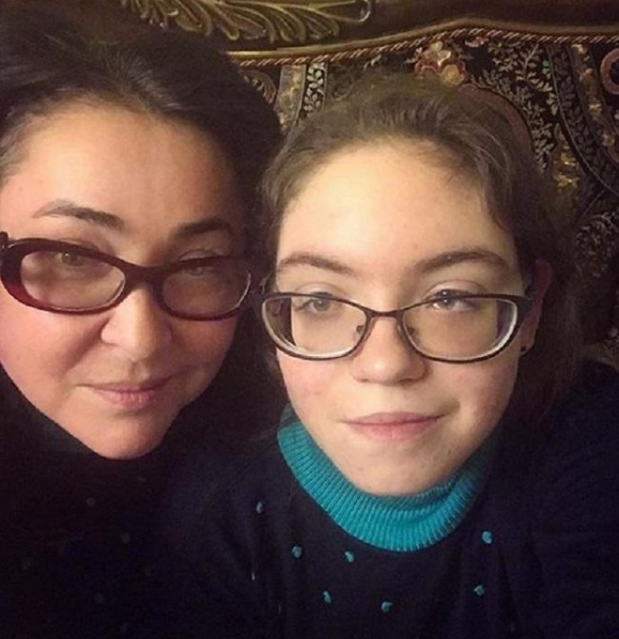 "Это не аутизм": Лолита Милявская рассказала о диагнозе своей дочери
