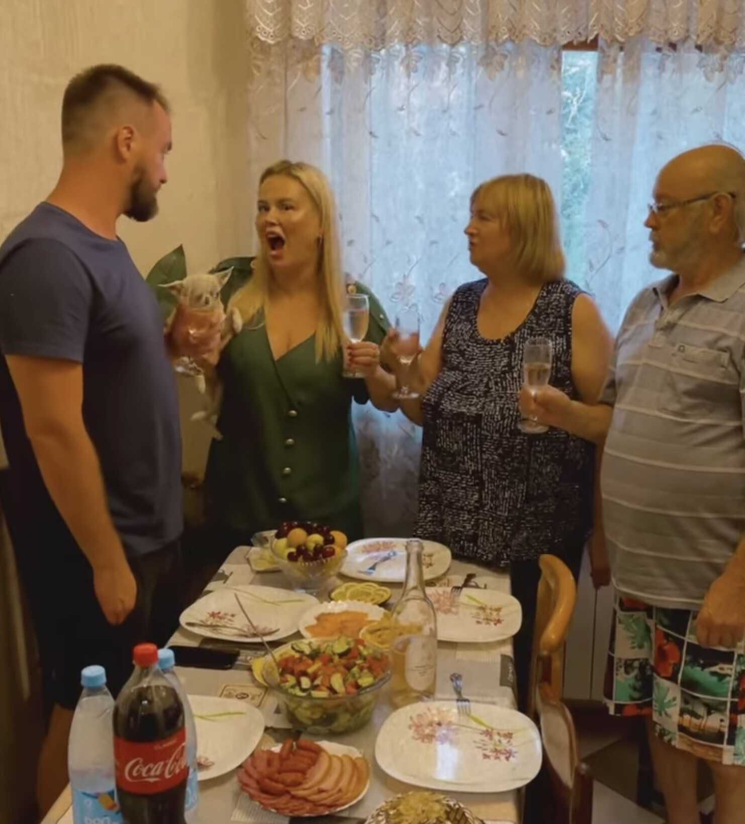 «Ужас!»: в сети раскритиковали семейный обед Анны Семенович