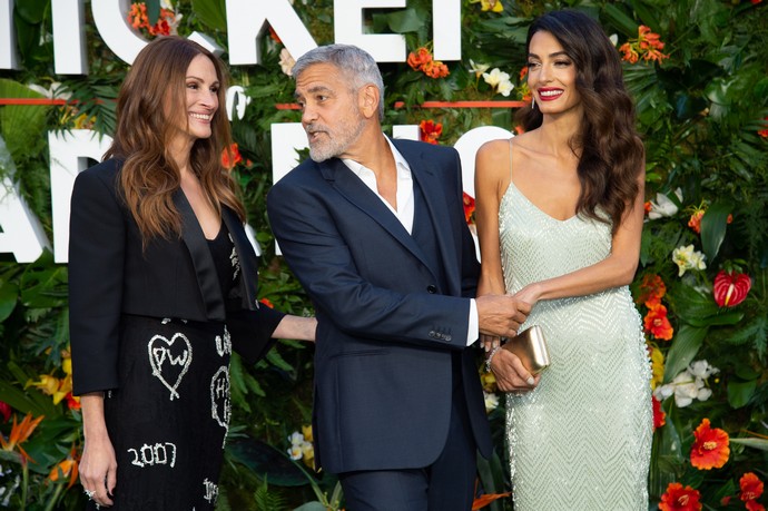Поцелуй длиной в шесть месяцев: Джордж Клуни заставил ревновать молодую жену, целуясь с Джулией Робертс