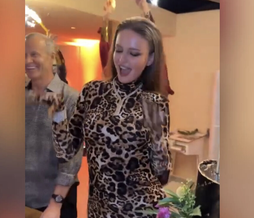 Невеста миллиардера Владислава Доронина отметила день рождения в костюме леопардихи. ТОП фото молодой избранницы 60-летнего олигарха Кристины Романовой