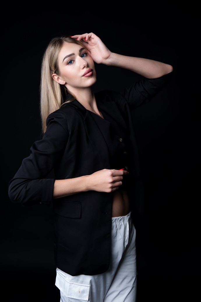 «Спокойствие, улыбка на лице и благодарность в сердце»: модель Ирина Максимович рассказала, что помогает ей добиваться успеха