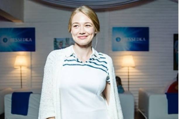 Оксана Акиньшина разместила снимок подросшей дочери