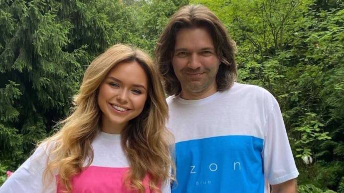 Дочь Дмитрия Маликова отправилась на прогулку с новым бойфрендом