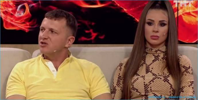 Невеста Ильи Яббарова для свадьбы выбрала платье, едва прикрывающее силиконовую грудь Невеста Ильи Яббарова для свадьбы выбрала платье, едва прикрывающее силиконовую грудь