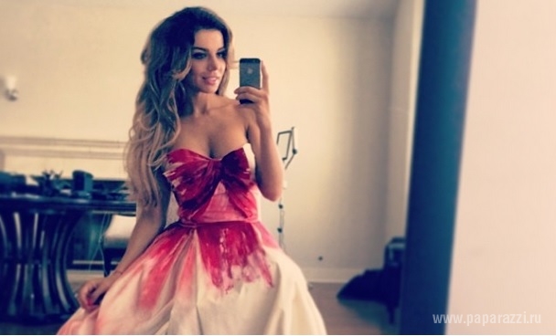 Анна Седокова продемонстрировала пышный бюст Анна Седокова продемонстрировала пышный бюст