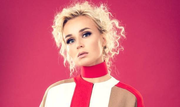 Полина Гагарина выглядит очаровательно без косметики и в бабушкиной беретке Полина Гагарина выглядит очаровательно без косметики и в бабушкиной беретке