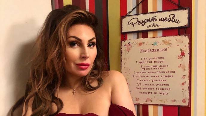 "Вы знаете, я уже не первый год соблюдаю строгий пост": Наталья Бочкарева рассказала о своем питании "Вы знаете, я уже не первый год соблюдаю строгий пост": Наталья Бочкарева рассказала о своем питании