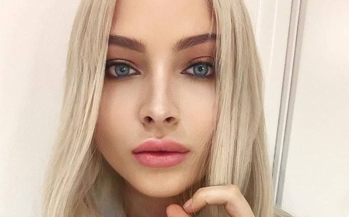 Троллинг Решетовой? Брюнетка Алёна Шишкова снялась в фотосессии с котом Троллинг Решетовой? Брюнетка Алёна Шишкова снялась в фотосессии с котом