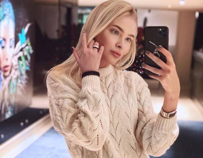 Алёна Шишкова прибавила в весе
Алёна Шишкова прибавила в весе