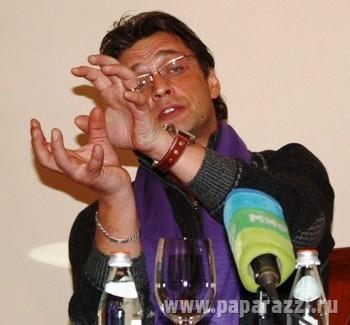 Александр Домогаров страдает звездной болезнью Александр Домогаров страдает звездной болезнью