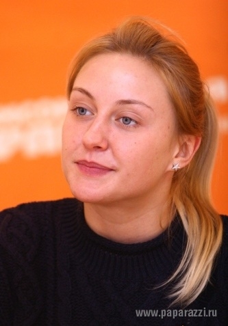 Ева Бушмина сменила имидж после ухода из ВИА ГРЫ Ева Бушмина сменила имидж после ухода из ВИА ГРЫ