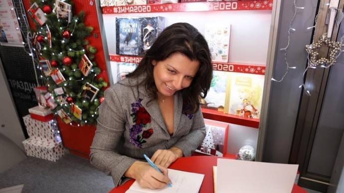 "Даже не знаю, как об этом сообщить без взрыва хохота": Маргарита Симоньян забеременела спустя 4 месяца после родов "Даже не знаю, как об этом сообщить без взрыва хохота": Маргарита Симоньян забеременела спустя 4 месяца после родов