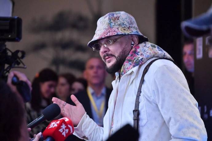 Филипп Киркоров посетовал, что на данный момент не может употреблять наркотики и алкоголь Филипп Киркоров посетовал, что на данный момент не может употреблять наркотики и алкоголь