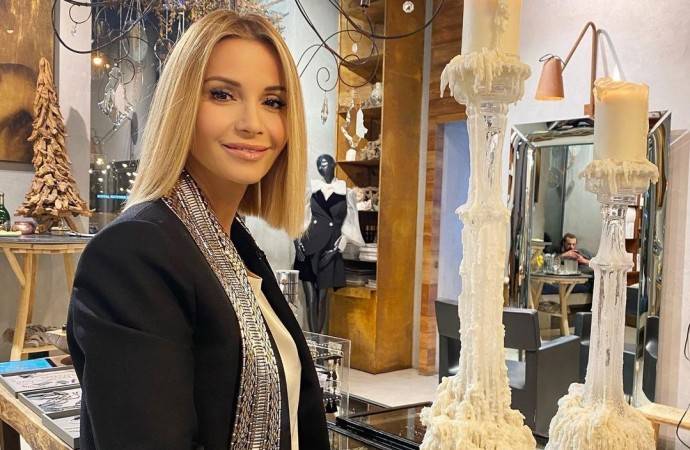 "Шахерезада Степанна готова": Ольга Орлова позабавила поклонников своим странным нарядом "Шахерезада Степанна готова": Ольга Орлова позабавила поклонников своим странным нарядом