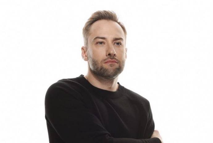 «Сколько в Вас зла и желчи!»: Дмитрий Шепелев резко высказался, из-за чего уволил няню своего сына Платона «Сколько в Вас зла и желчи!»: Дмитрий Шепелев резко высказался, из-за чего уволил няню своего сына Платона