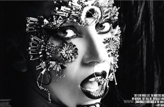 ТРЕХГОЛОВАЯ ЛЕДИ GAGA ТРЕХГОЛОВАЯ ЛЕДИ GAGA